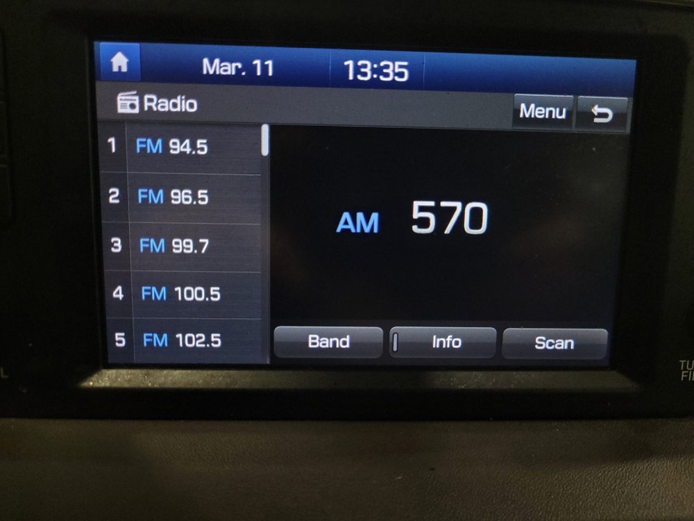 Used 2019 Hyundai Santa Fe SE image 25