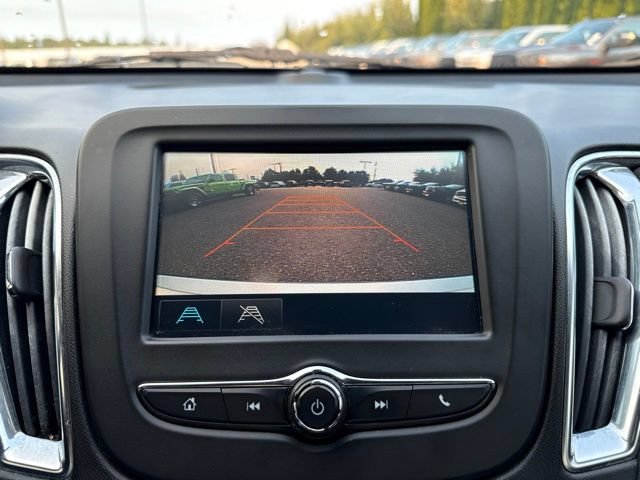 Used 2017 Chevrolet Malibu LT FWD image 28