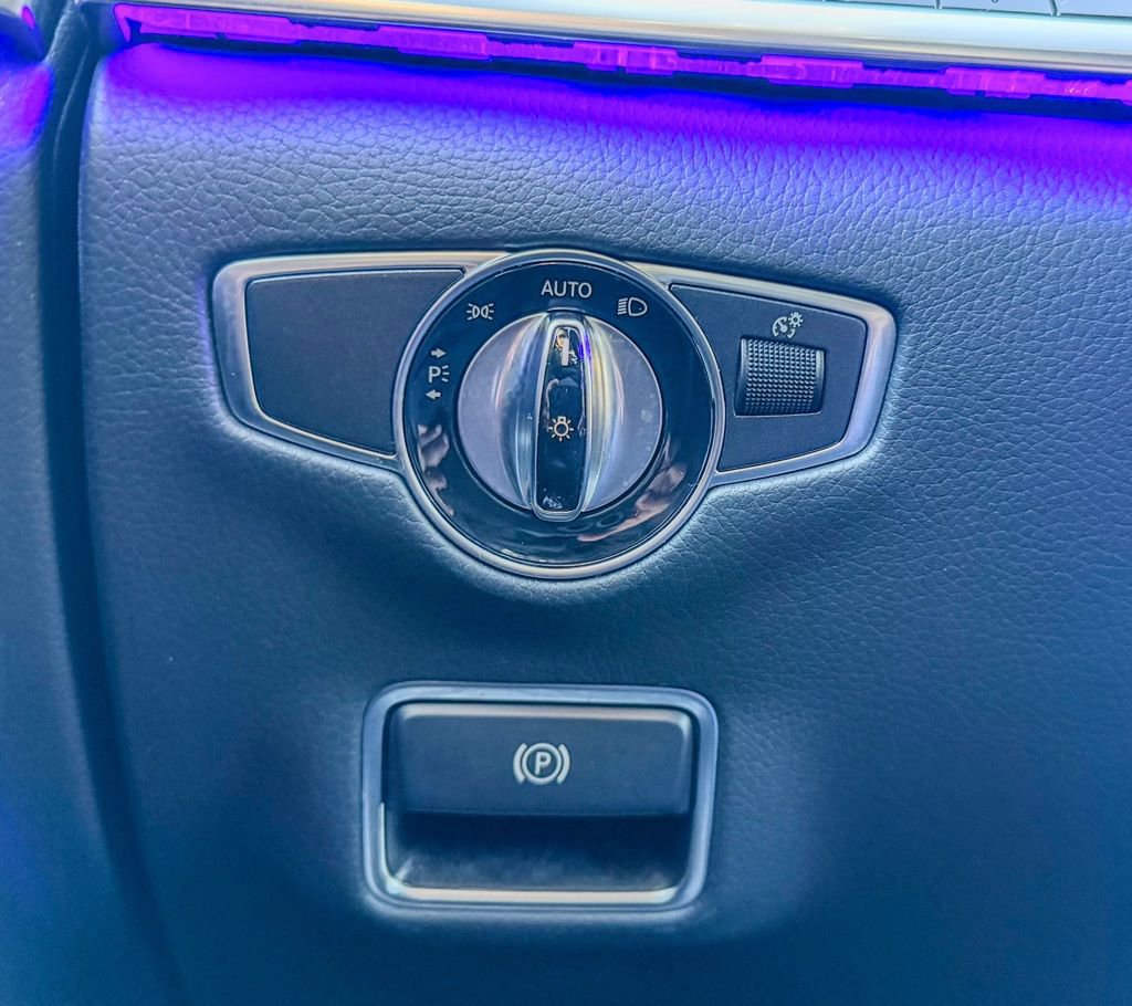 Used 2019 Mercedes-Benz S 560 Sedan image 20