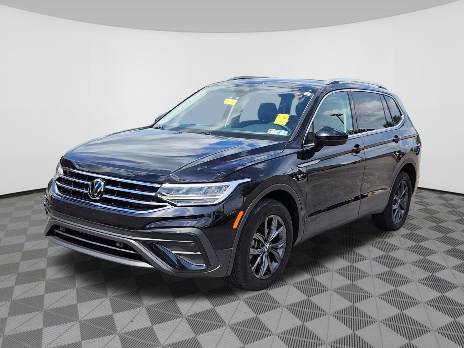 Certified 2022 Volkswagen Tiguan SE AWD/4WD image 2