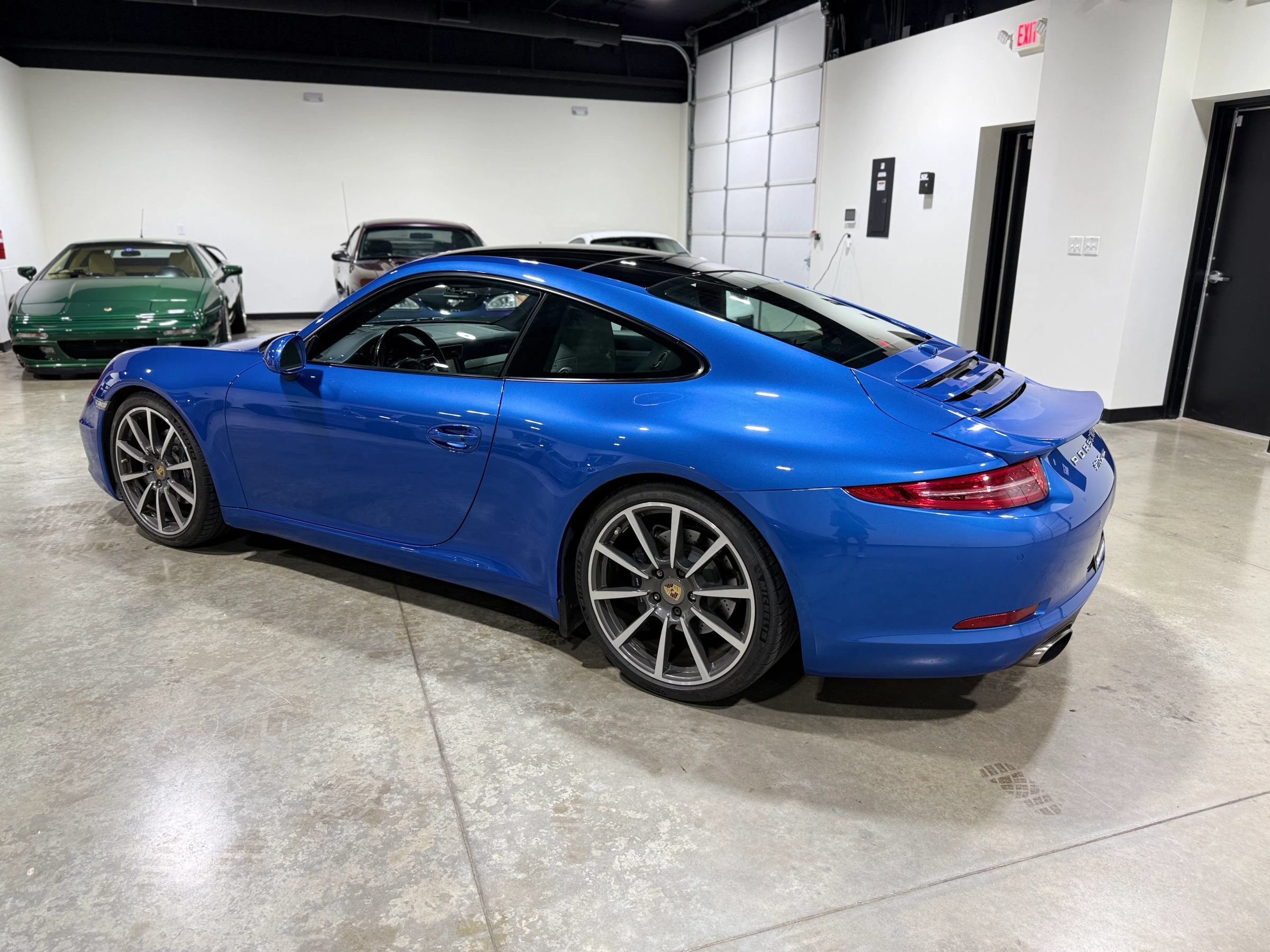 Used 2015 Porsche 911 Carrera image 25