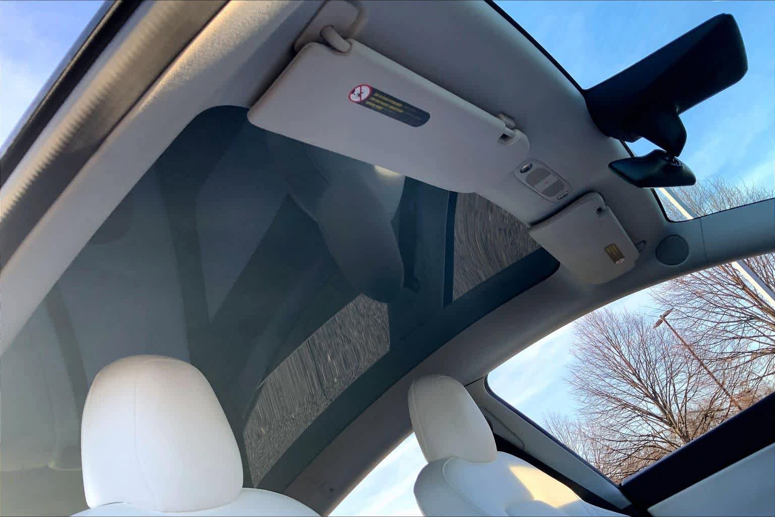 Used 2022 Tesla Model Y Long Range image 13