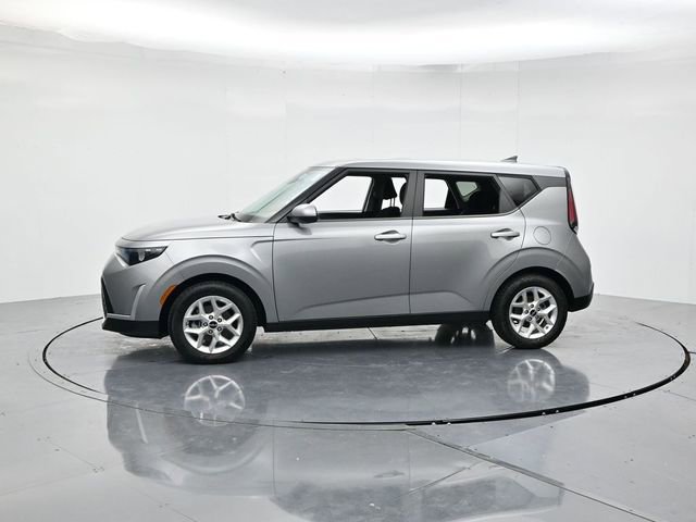 Used 2023 Kia Soul LX w/ LX Technology Package image 6