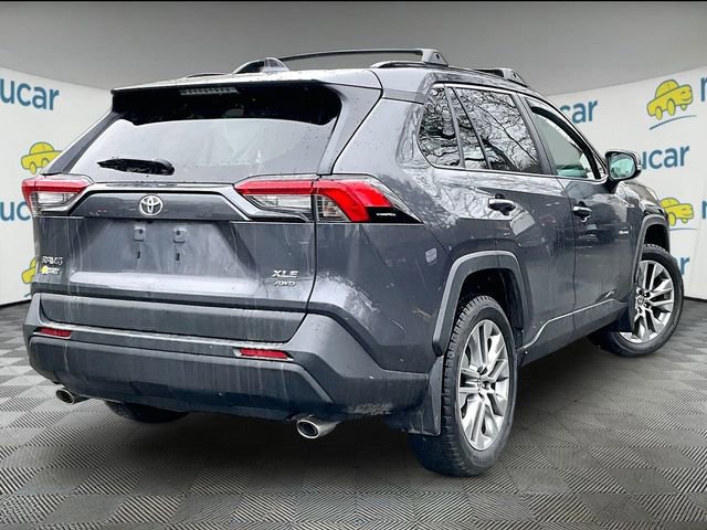 Used 2022 Toyota RAV4 XLE Premium image 13