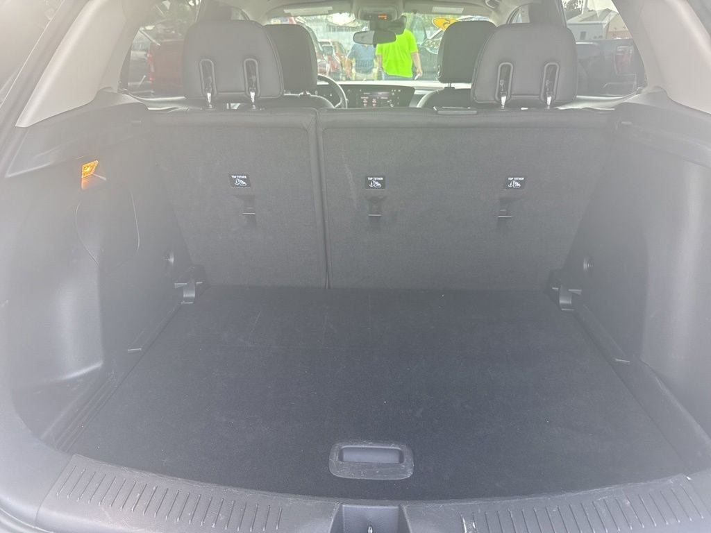 Used 2025 Buick Encore GX Preferred AWD/4WD image 8