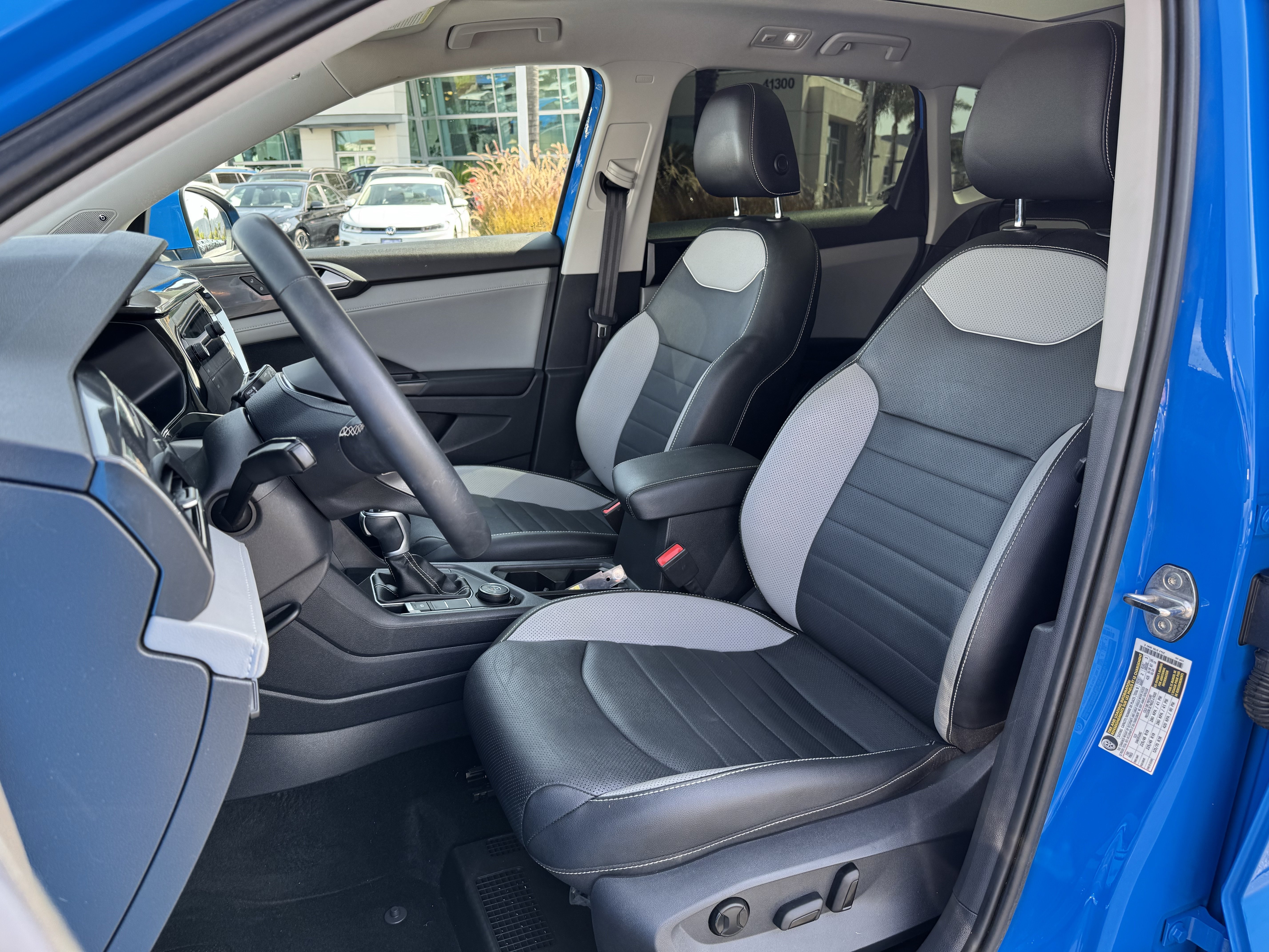 Used 2023 Volkswagen Taos SEL AWD/4WD image 14