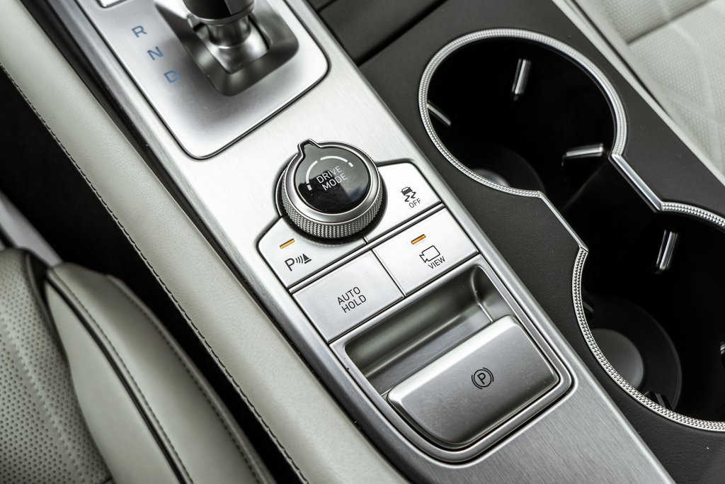 Used 2020 Genesis G70 3.3T w/ Prestige Package image 9