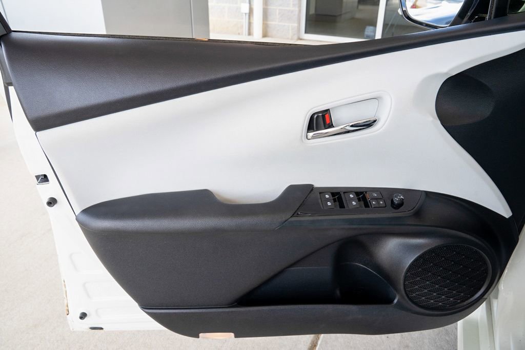 Used 2017 Toyota Prius Four w/ Advanced Technology Package image 13