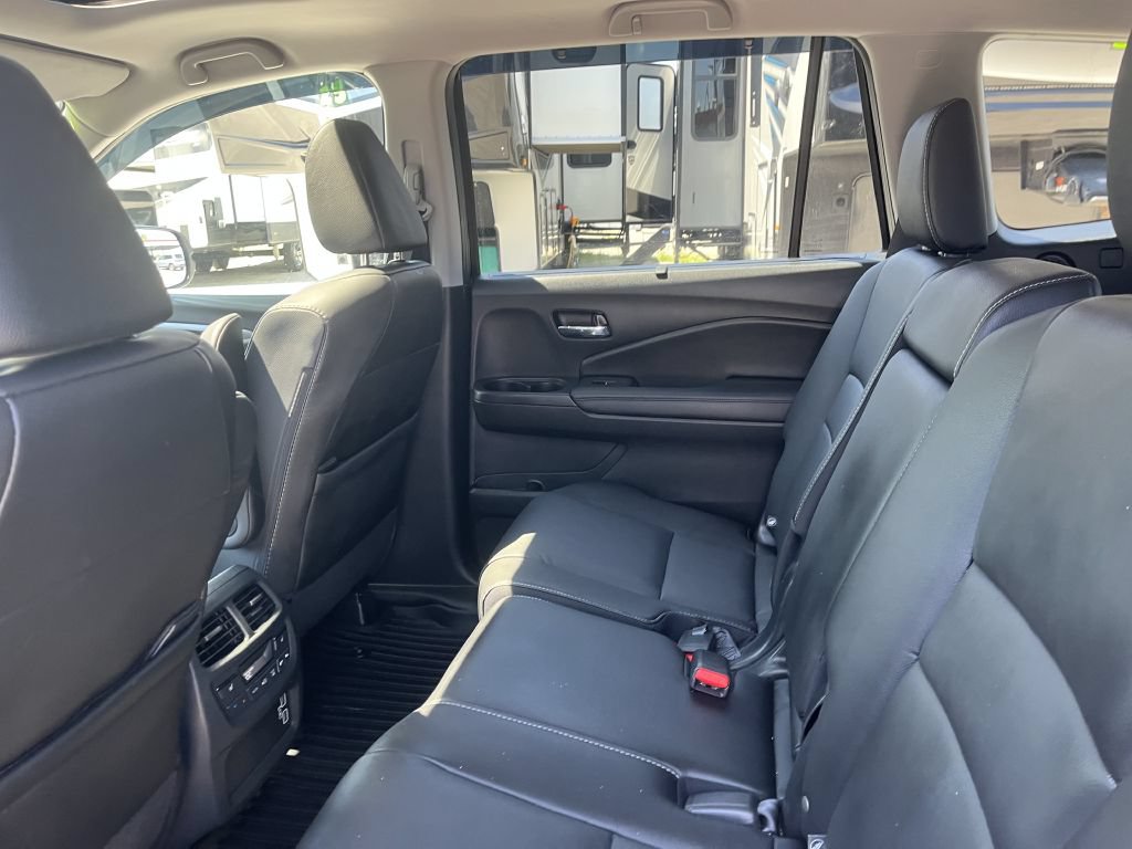 Used 2022 Honda Pilot Black Edition image 17