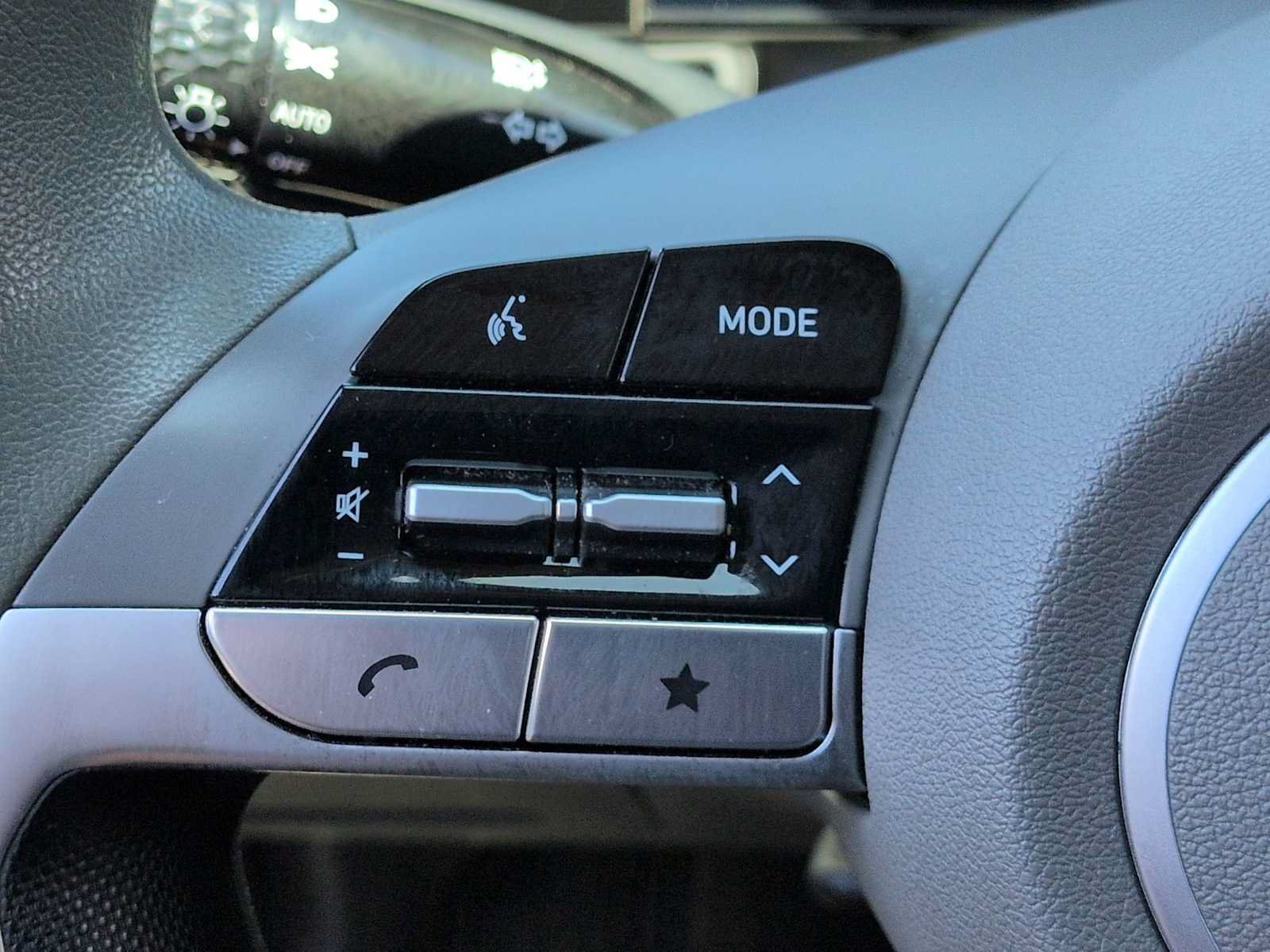 Certified 2024 Hyundai Elantra SEL FWD image 24