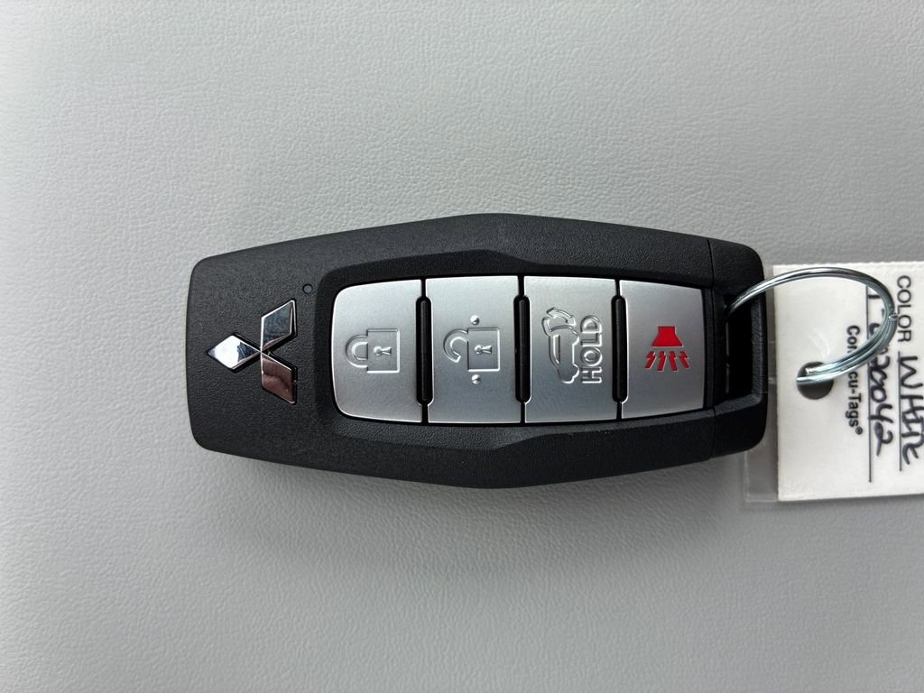 New 2026 Mitsubishi Outlander SE image 34