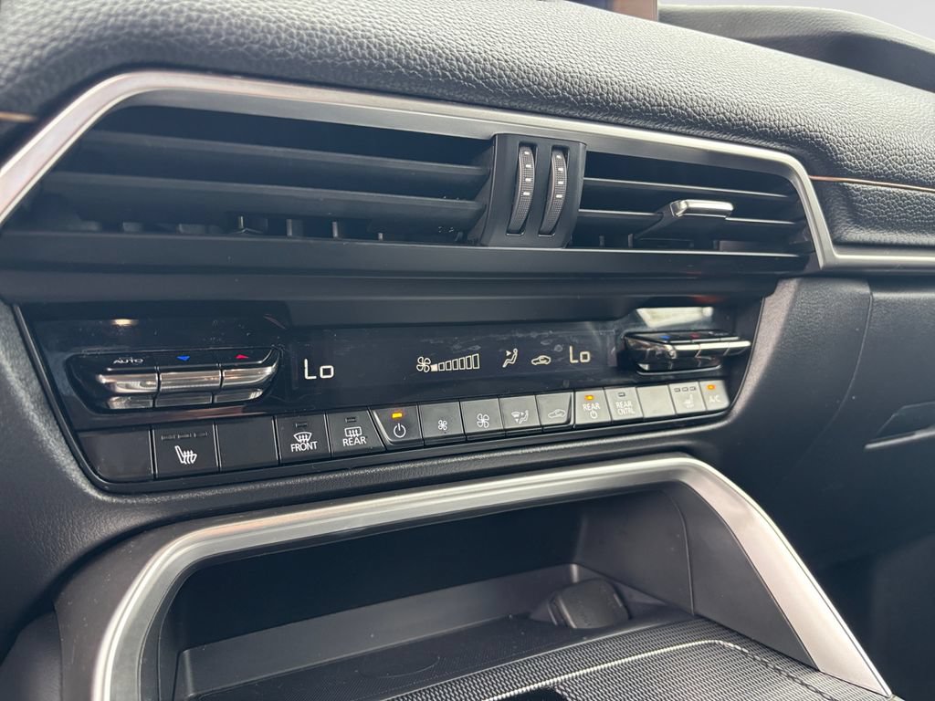 Used 2024 MAZDA CX-90 Plug-In Hybrid w/ Premium Pkg AWD/4WD image 30