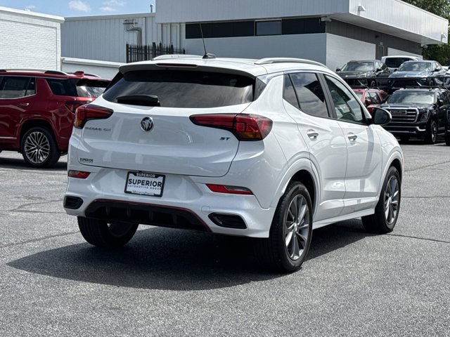 Used 2021 Buick Encore GX Select w/ Sport Touring Package FWD image 3