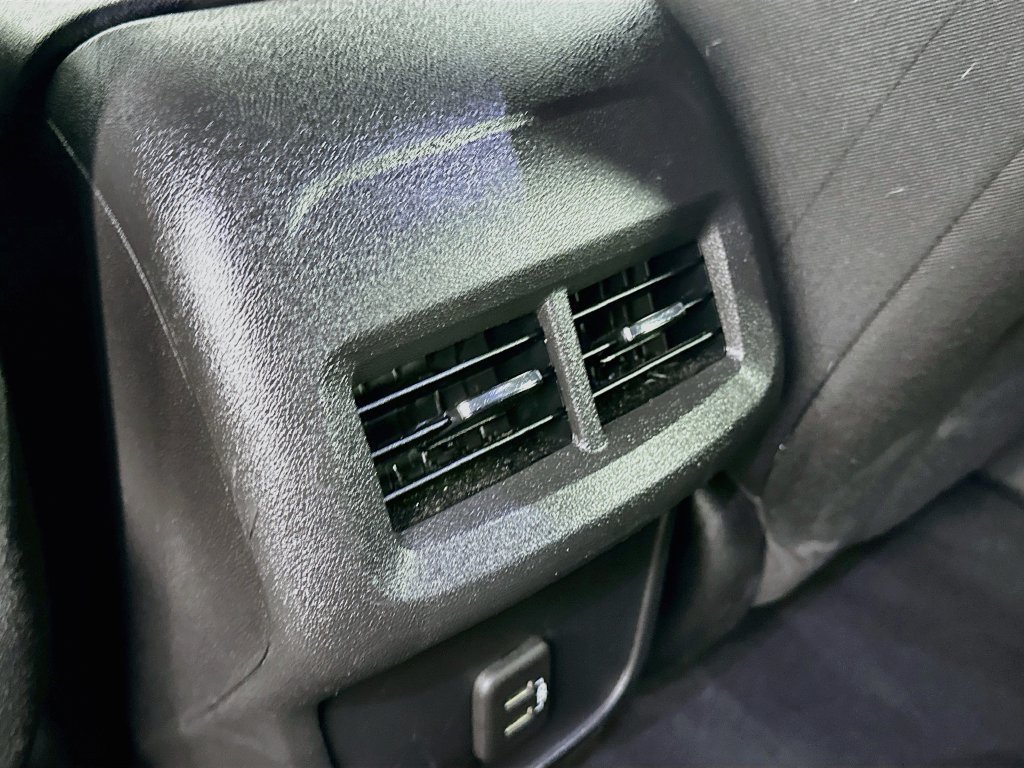 Used 2023 Chevrolet Equinox LT AWD/4WD image 32