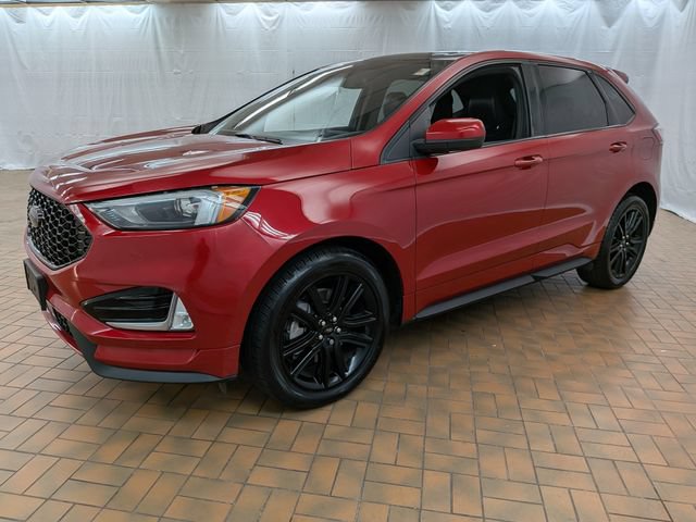 Used 2021 Ford Edge ST-Line w/ Cold Weather Package AWD/4WD image 3