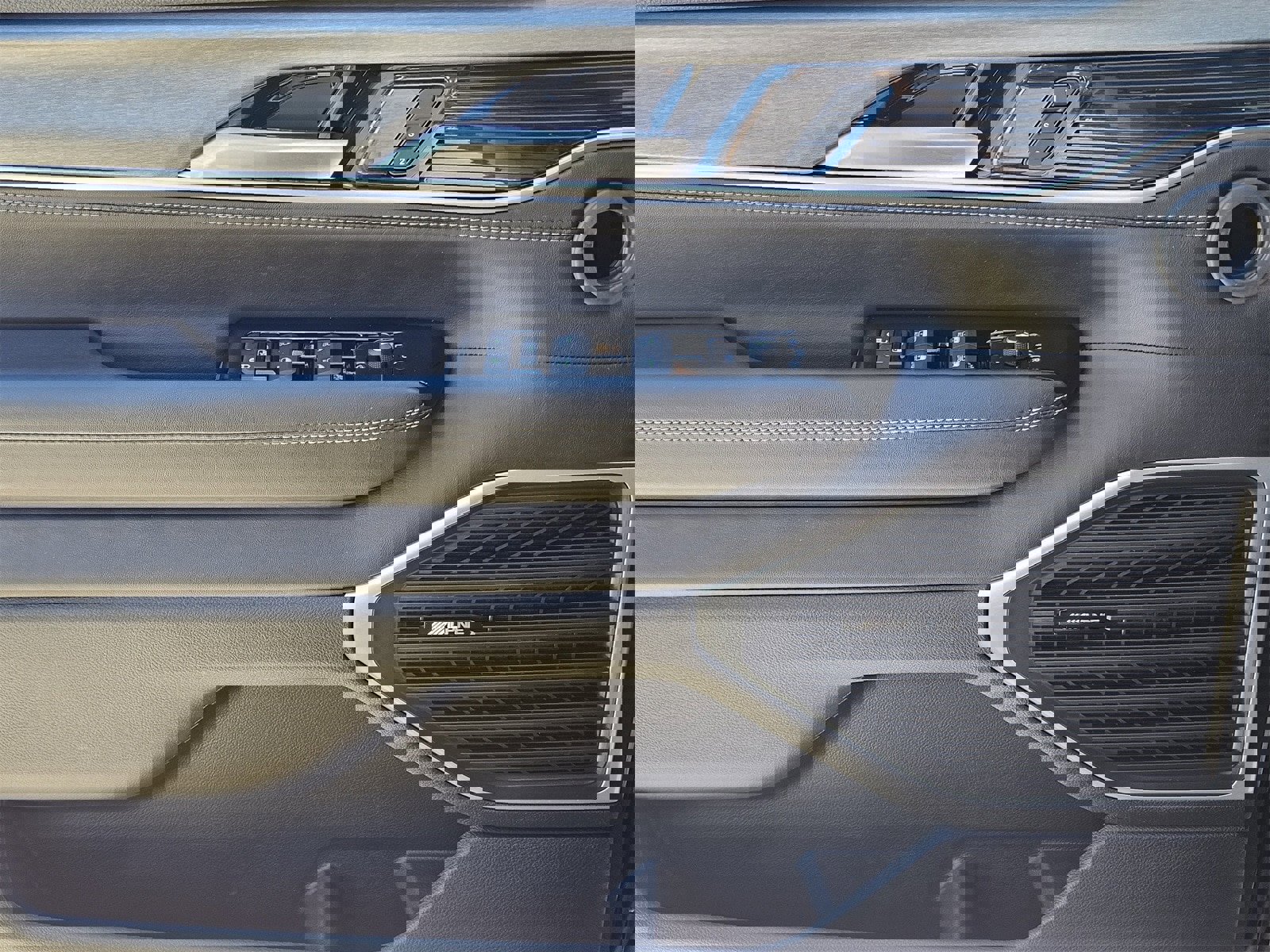 New 2025 Jeep Wagoneer 4WD image 23