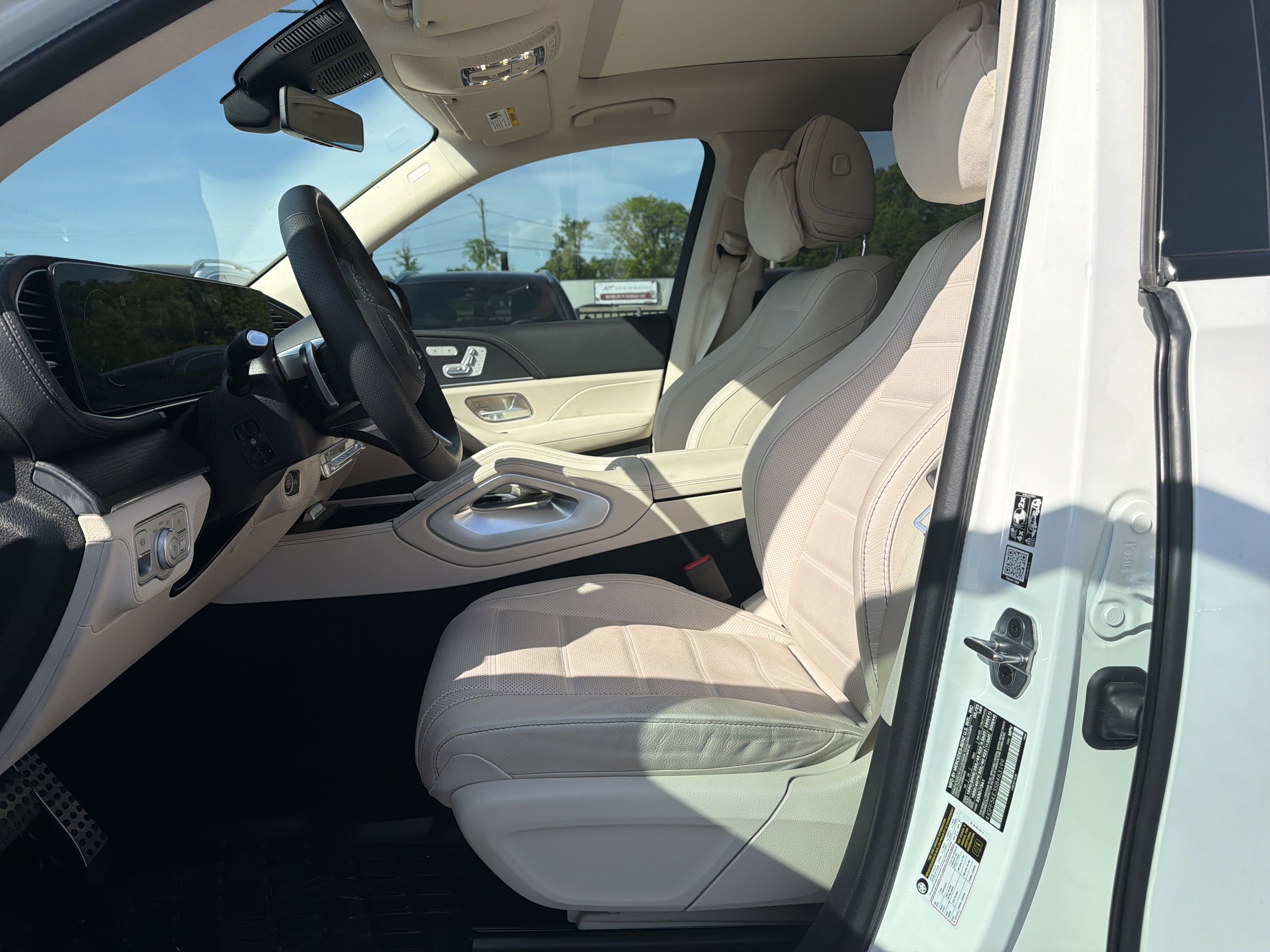 Certified 2025 Mercedes-Benz GLS 450 4MATIC image 16