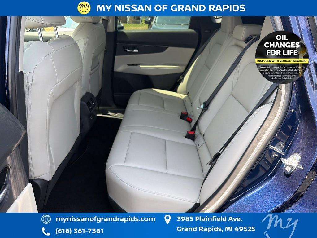 Used 2025 Nissan Murano SV AWD/4WD image 30