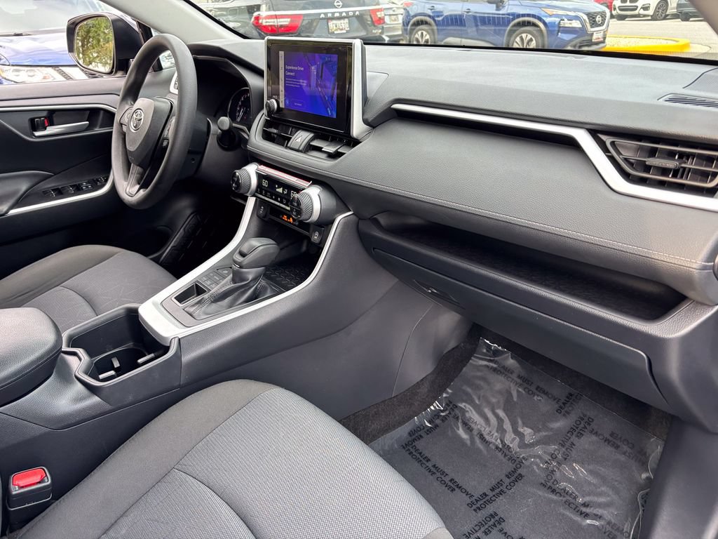 Used 2025 Toyota RAV4 XLE AWD/4WD image 38