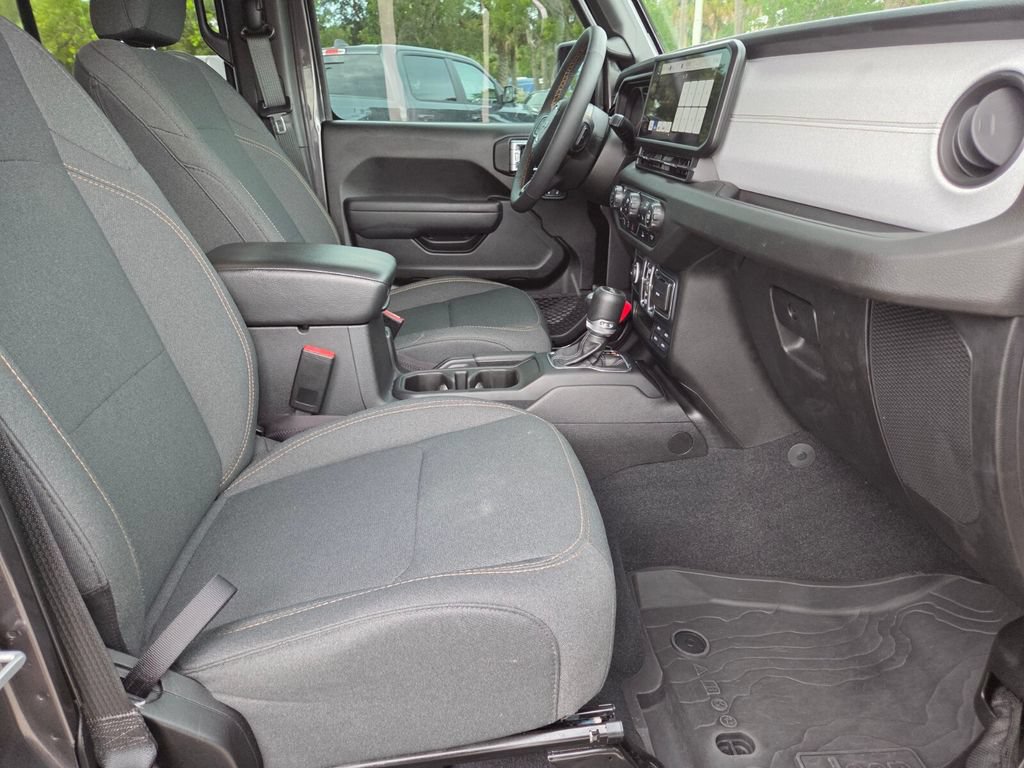 Used 2024 Jeep Wrangler Unlimited Sport AWD/4WD image 15