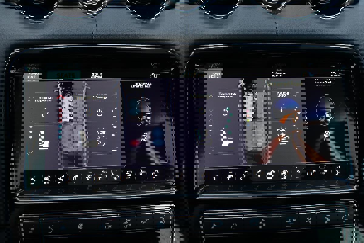 Used 2019 Jaguar XJ L Portfolio image 28