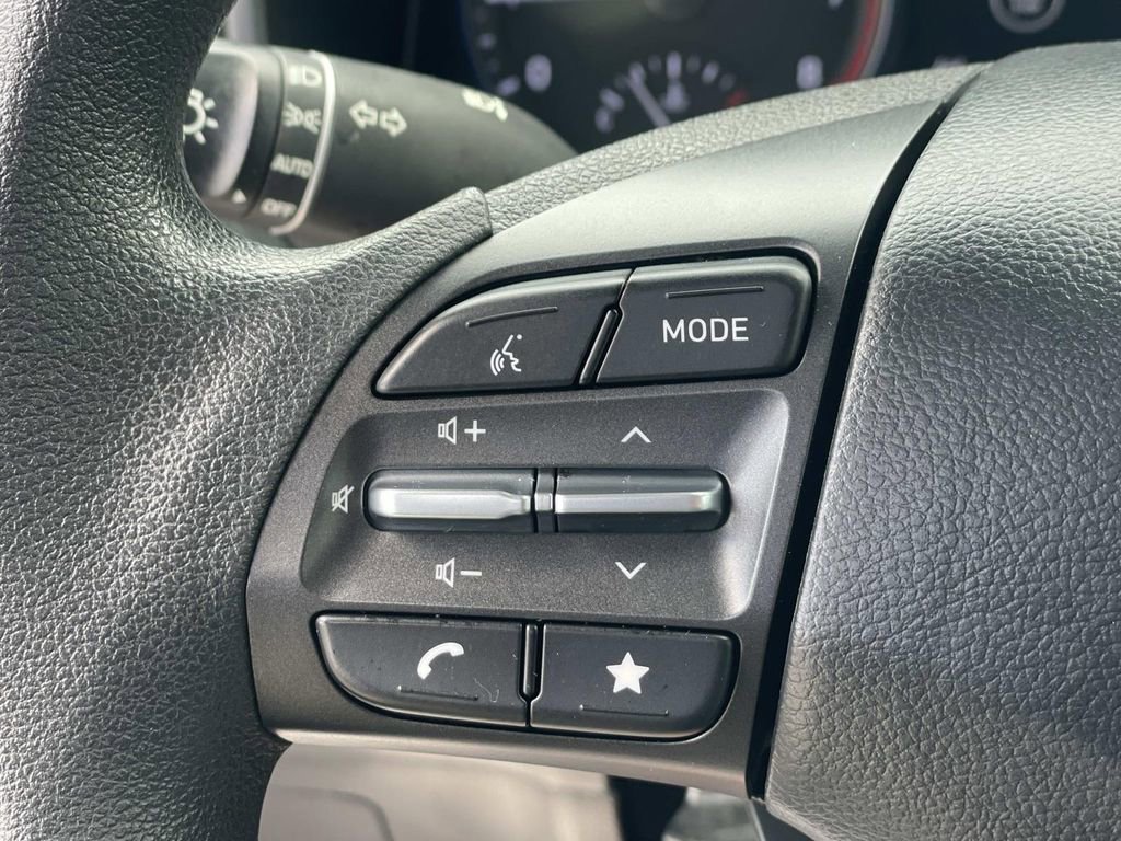 Used 2023 Hyundai Kona SEL FWD image 8