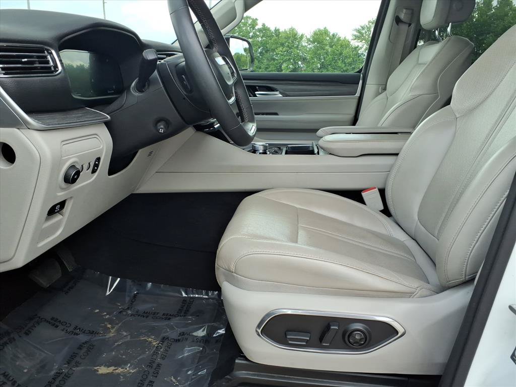 Used 2024 Jeep Wagoneer L Series II w/ Flexible Seating Group AWD/4WD image 21