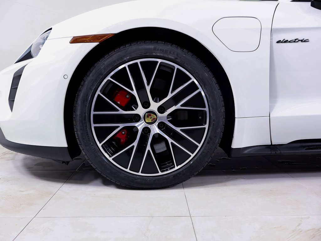 Certified 2024 Porsche Taycan GTS image 25