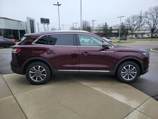 Used 2023 Lincoln Nautilus AWD w/ Premium Package image 2