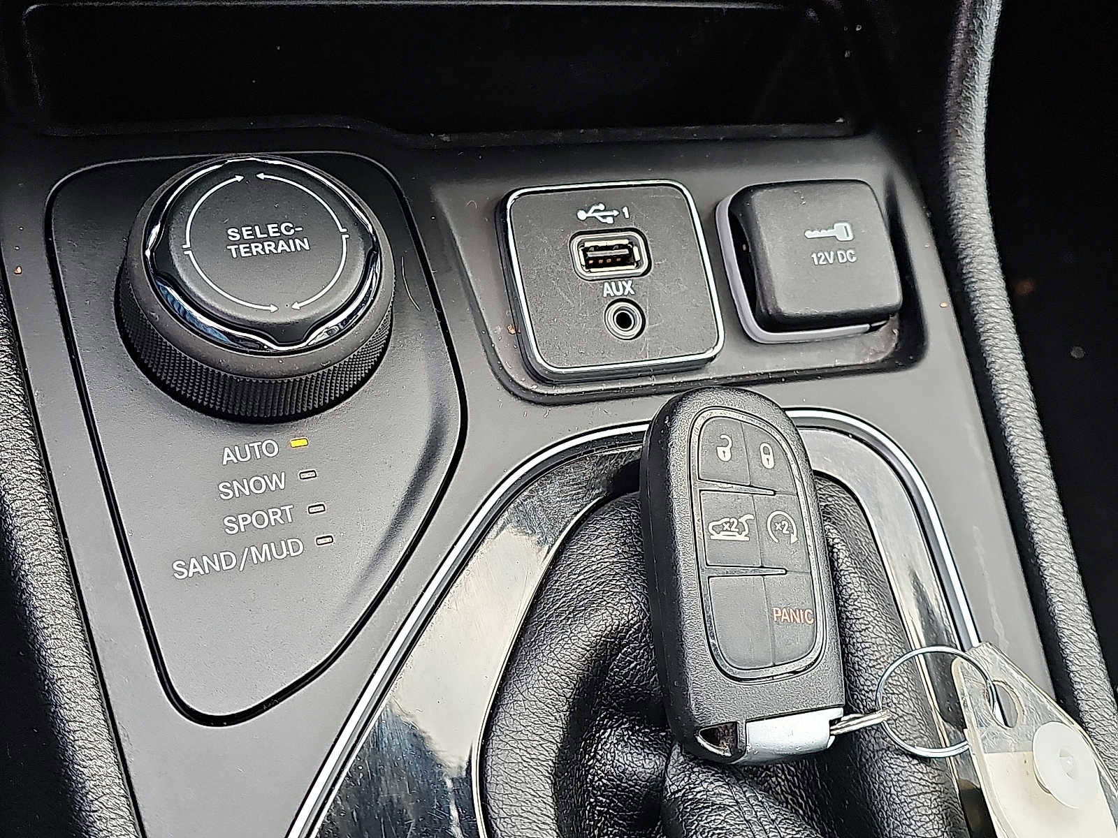 Used 2023 Jeep Cherokee Altitude Lux image 24