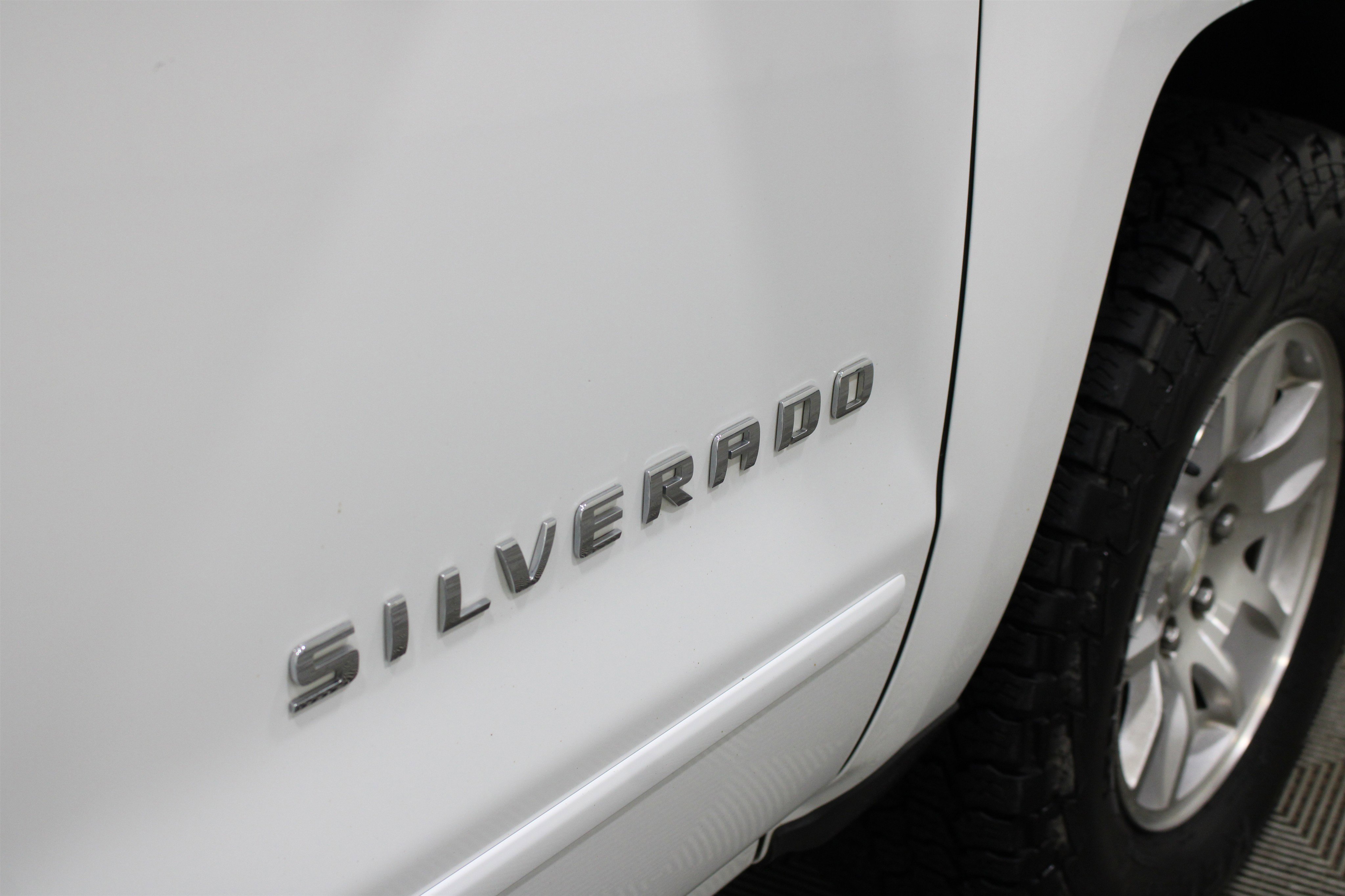 Used 2019 Chevrolet Silverado 1500 LT AWD/4WD image 23