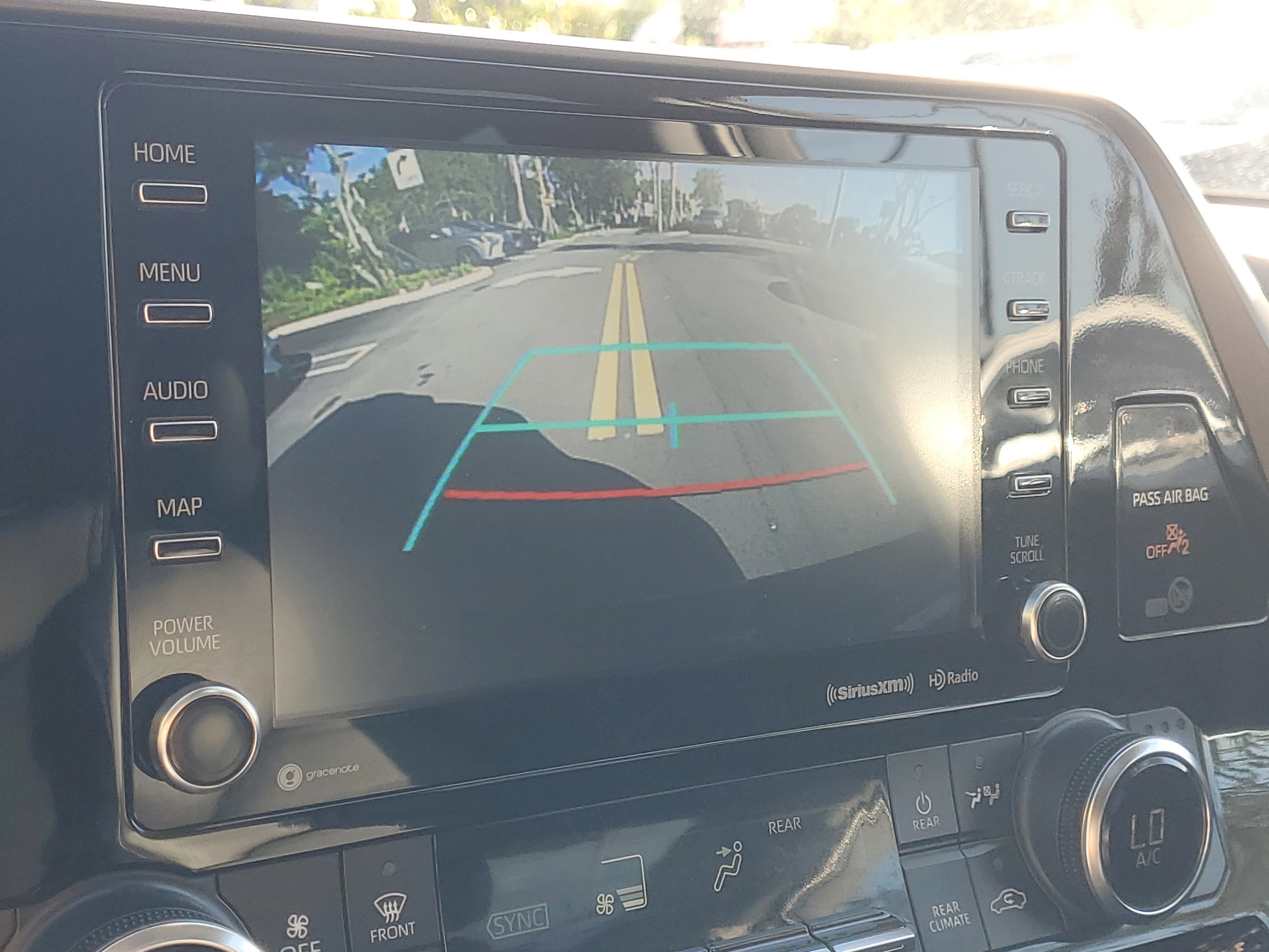 Used 2022 Toyota Highlander XLE image 29