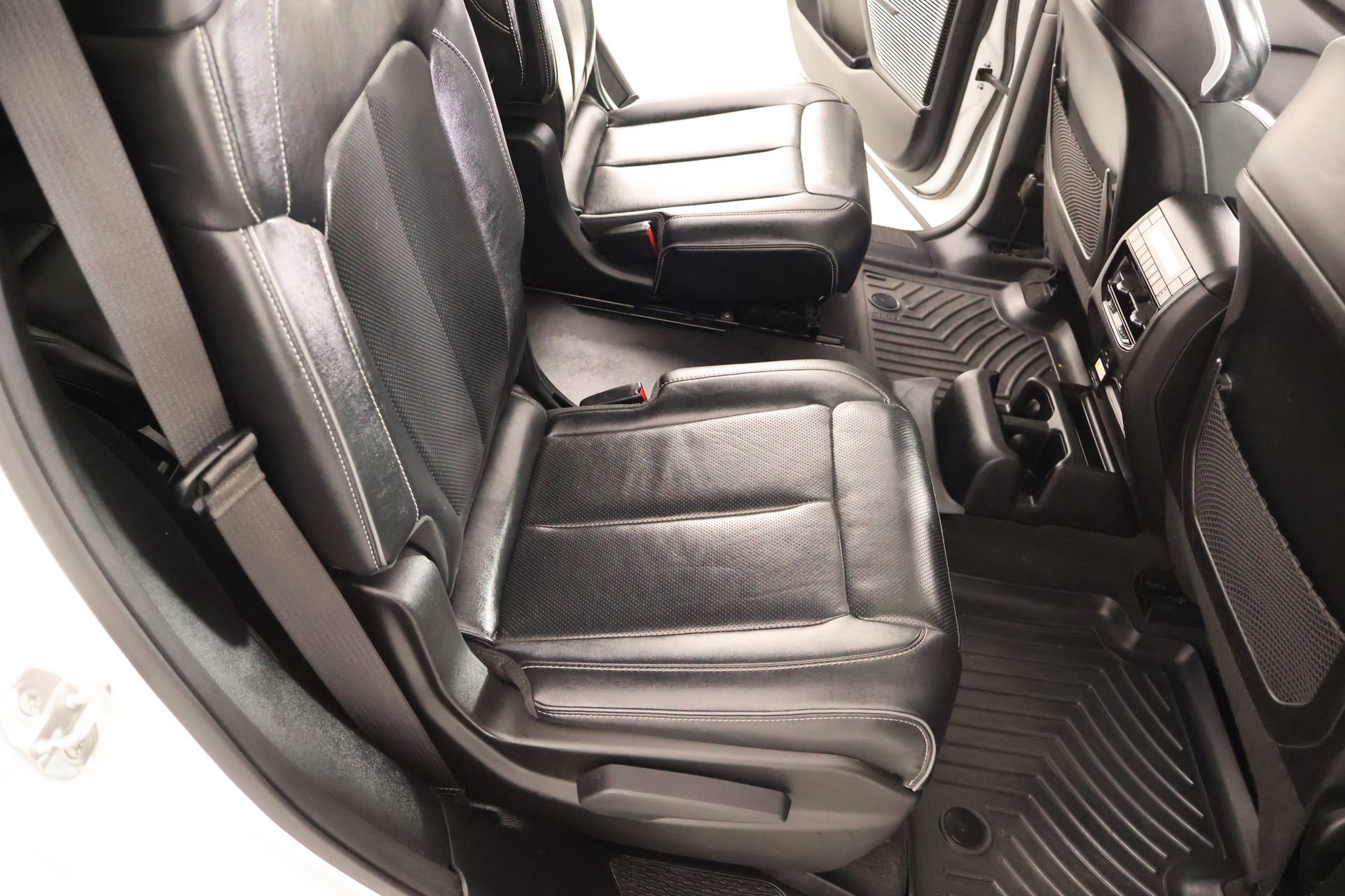 Used 2021 Jeep Grand Cherokee L Overland w/ Advanced Protech Group III image 16