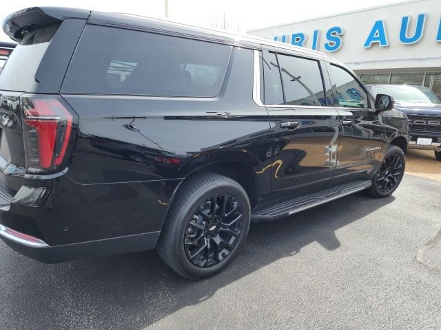 Used 2025 Chevrolet Suburban LS w/ Max Trailering Package image 4