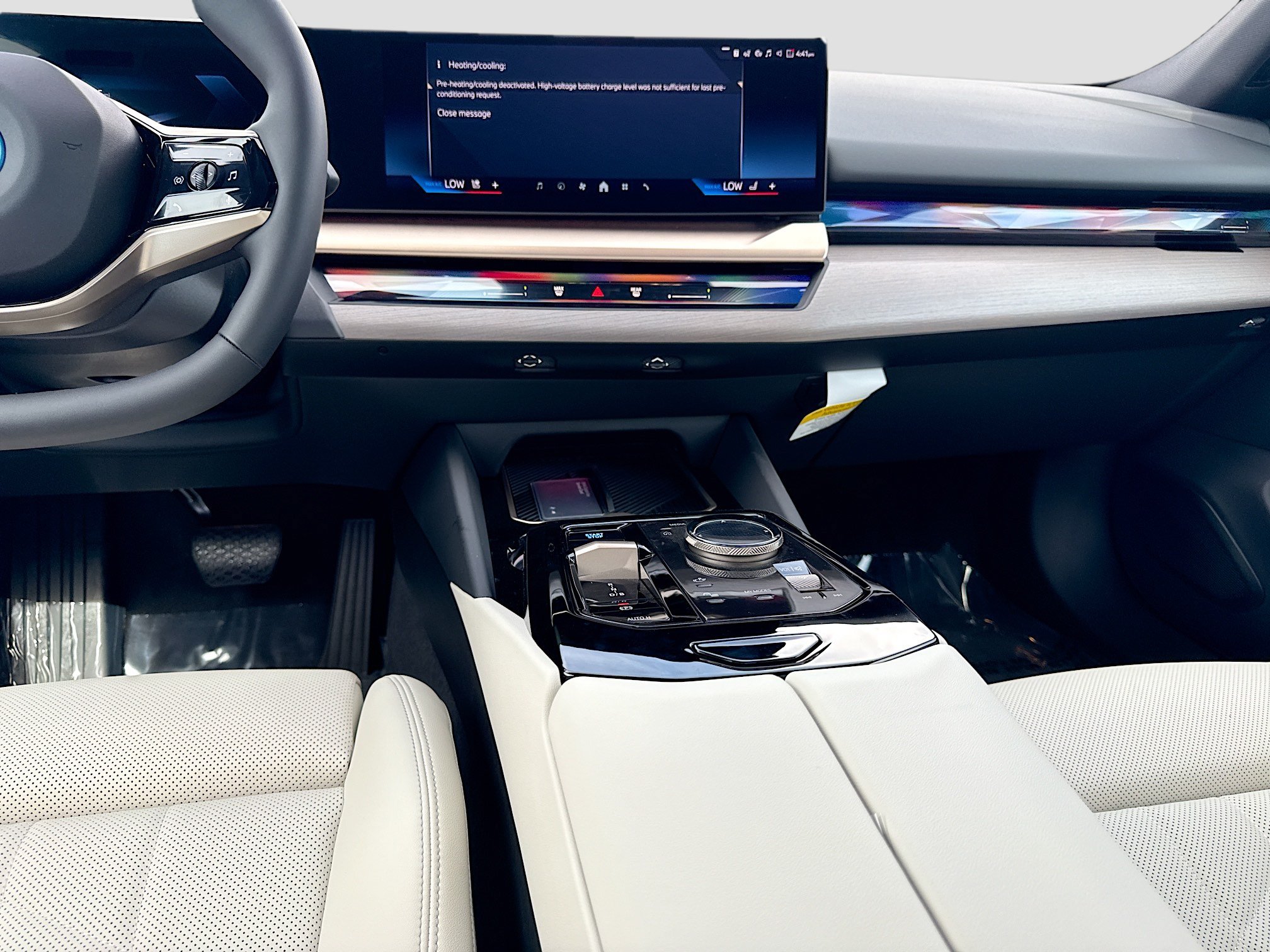 New 2027 BMW i5 xDrive40 AWD/4WD image 18