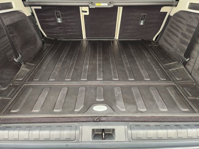 Used 2025 Land Rover Discovery S image 31