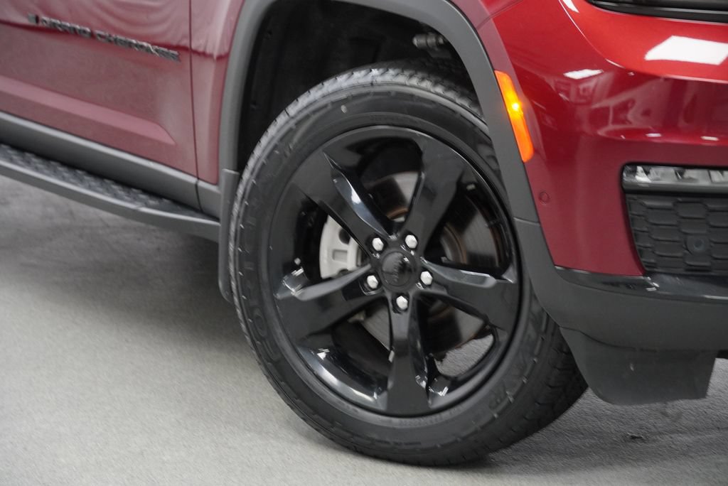Certified 2025 Jeep Grand Cherokee L Limited w/ Luxury Tech Group II AWD/4WD image 5