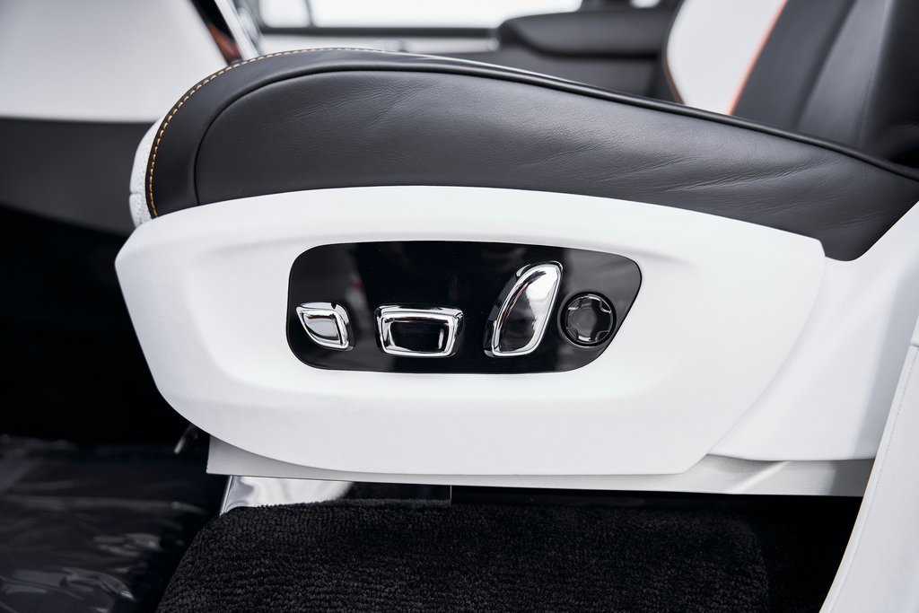 Used 2026 Rolls-Royce Cullinan image 43