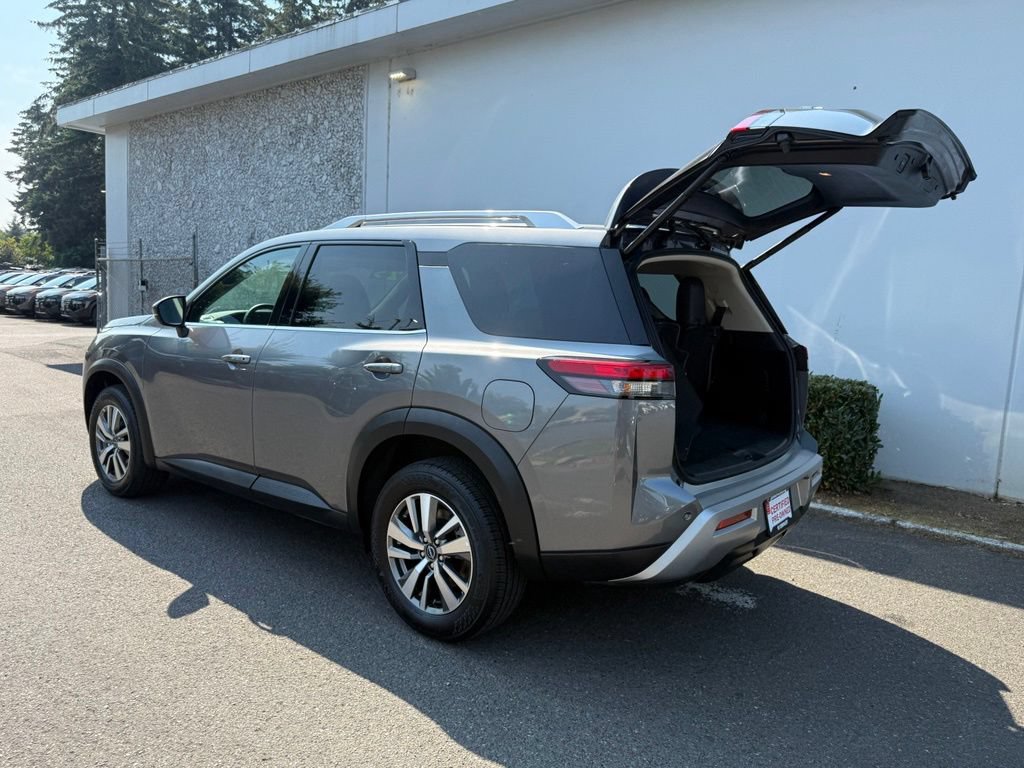 Certified 2025 Nissan Pathfinder SL AWD/4WD image 10