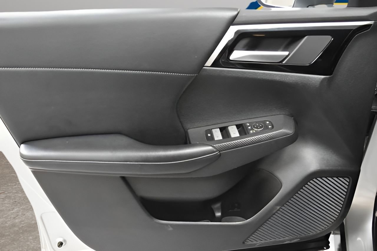 Used 2024 Mitsubishi Outlander SE FWD image 12