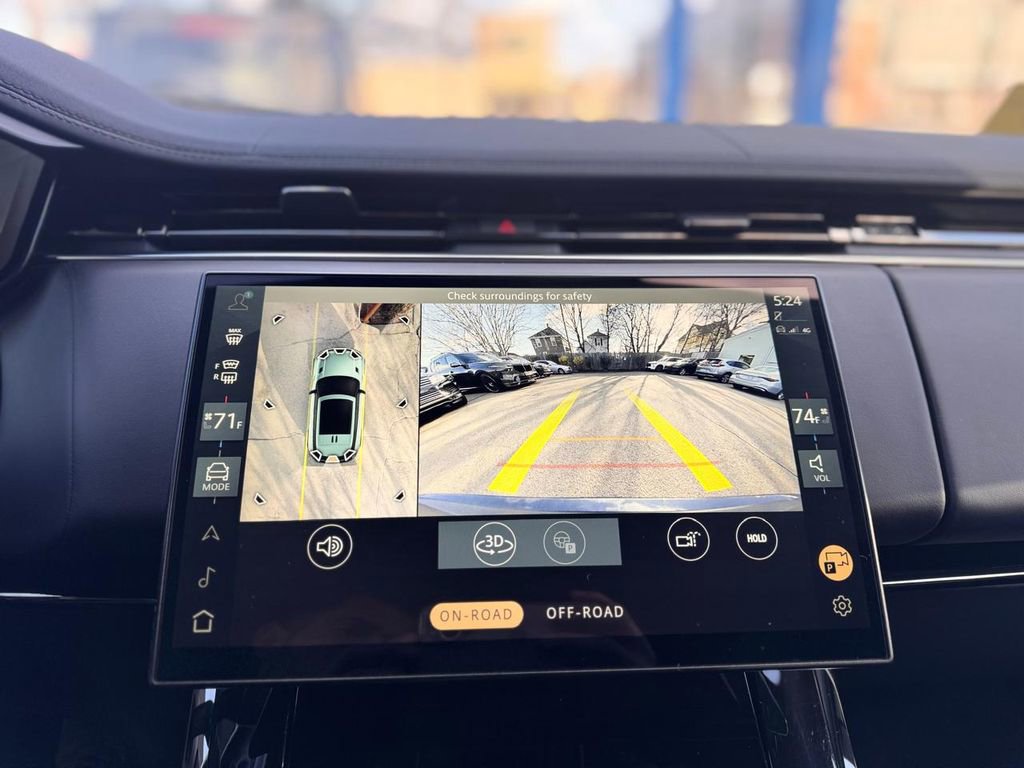 Used 2025 Land Rover Range Rover Sport SE image 14