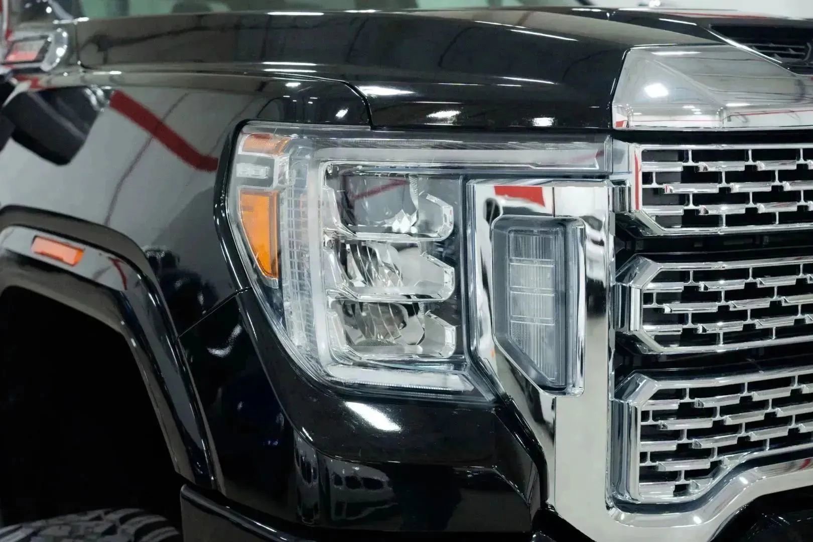 Used 2022 GMC Sierra 2500 Denali w/ Denali Ultimate Package image 9