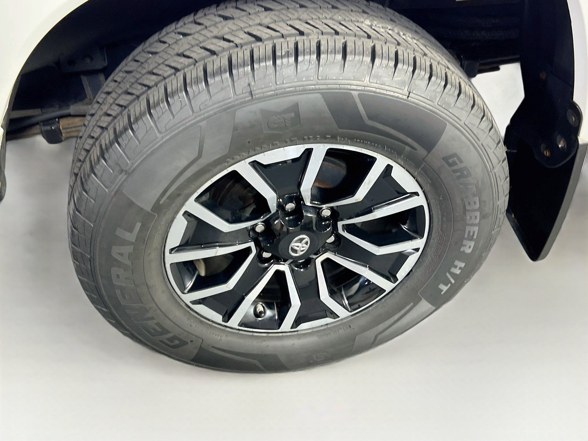 Used 2021 Toyota Tacoma TRD Sport w/ Technology Package AWD/4WD image 28