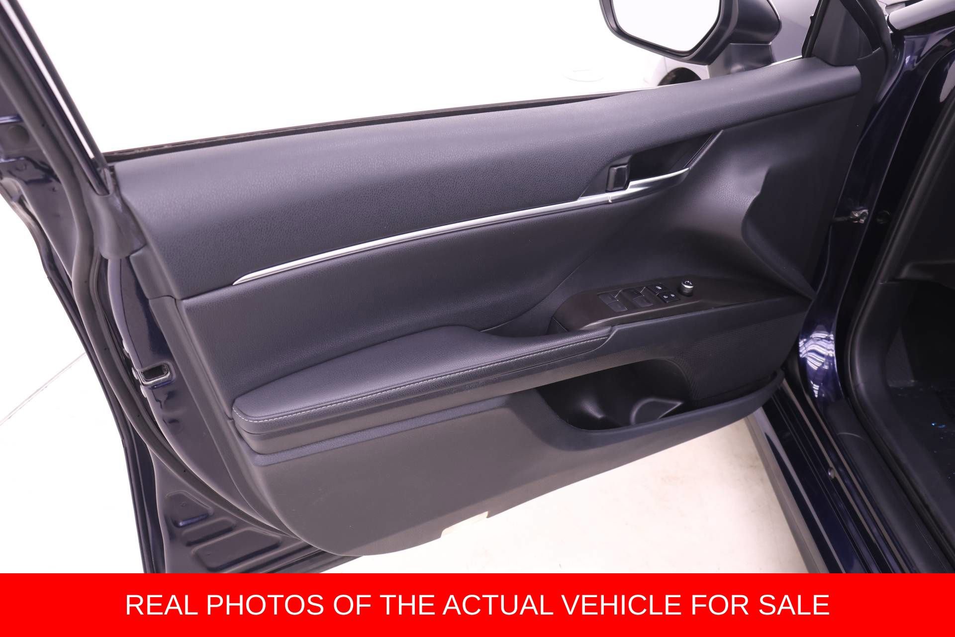 Used 2021 Toyota Camry XSE FWD image 9