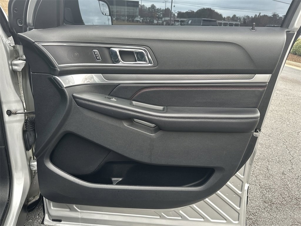 Used 2018 Ford Explorer Sport image 14