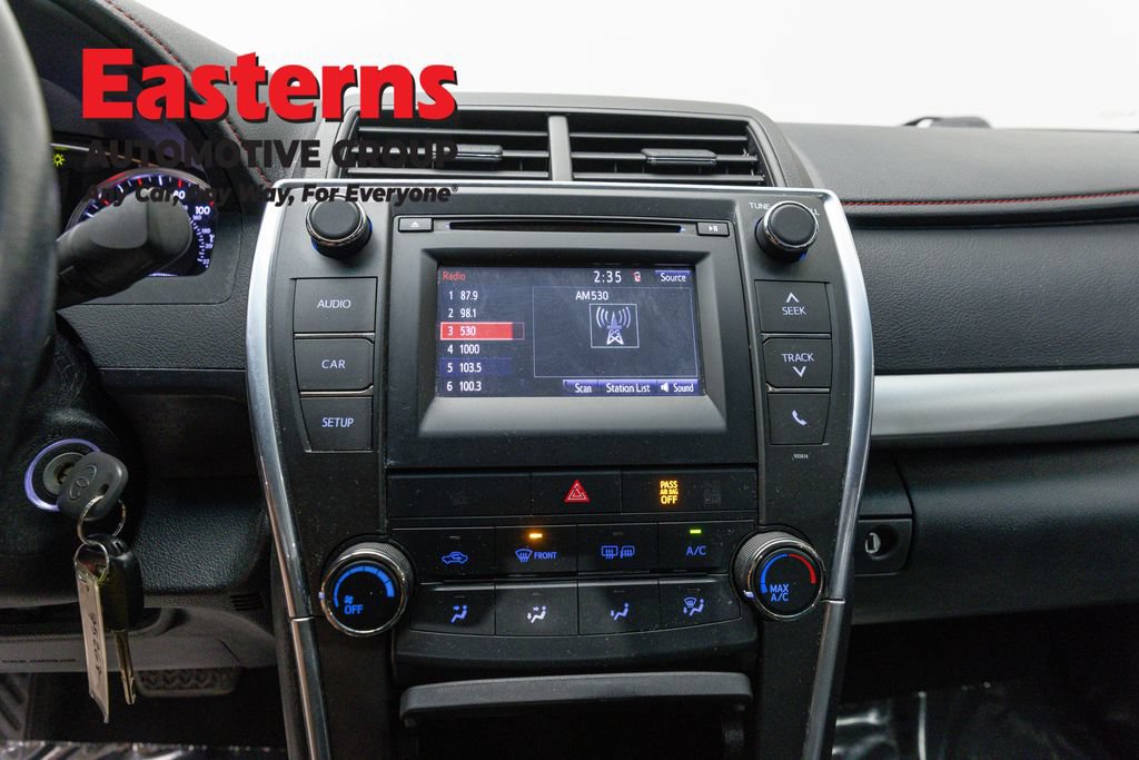 Used 2016 Toyota Camry SE FWD image 11