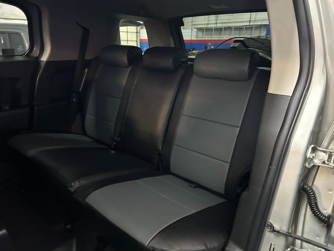 Used 2010 Toyota FJ Cruiser 4WD image 16
