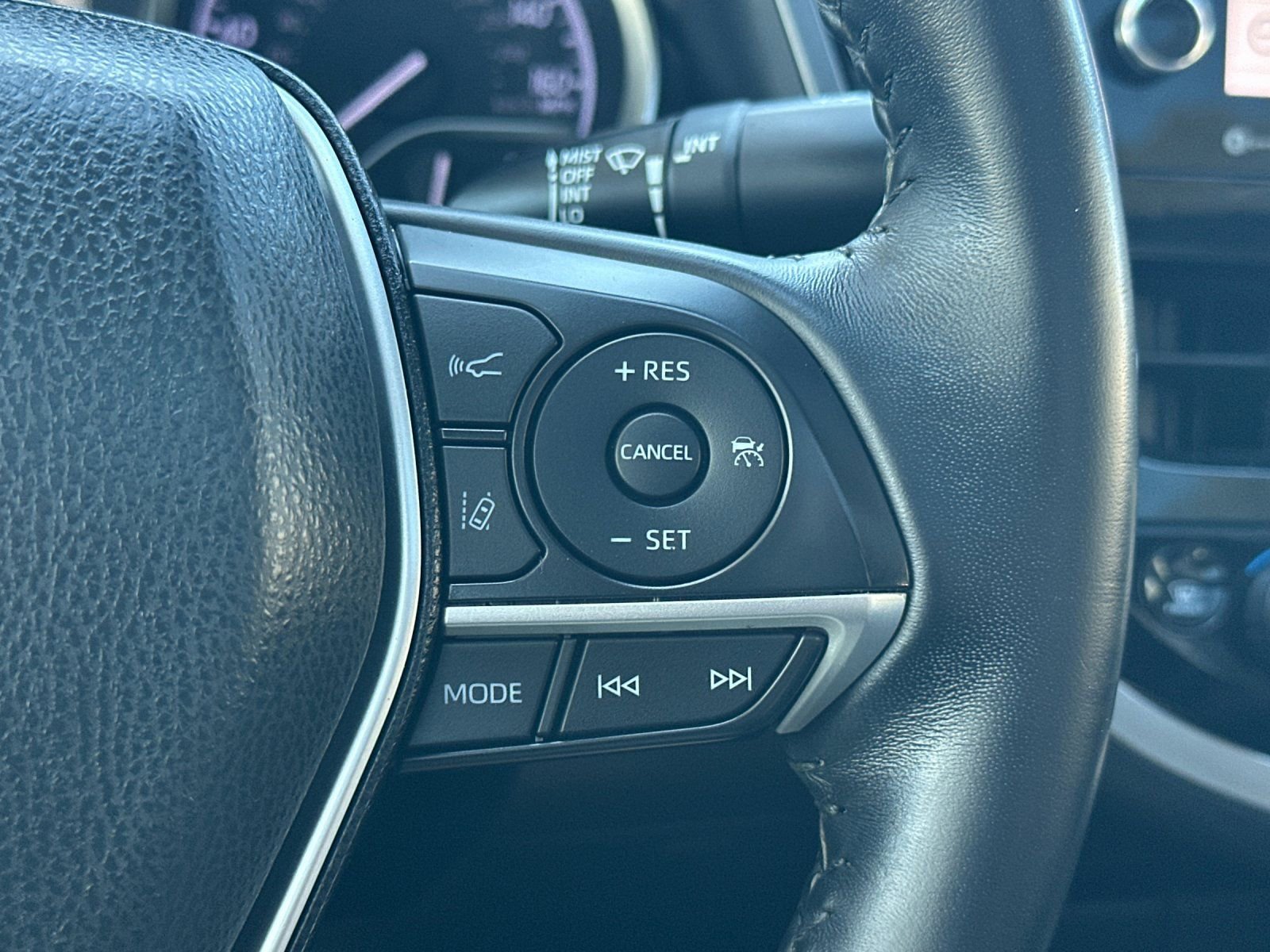 Used 2021 Toyota Camry XLE w/ Navigation Package FWD image 29