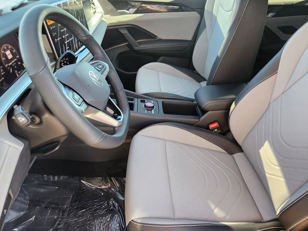 New 2026 Volkswagen Tiguan SE R-Line image 4