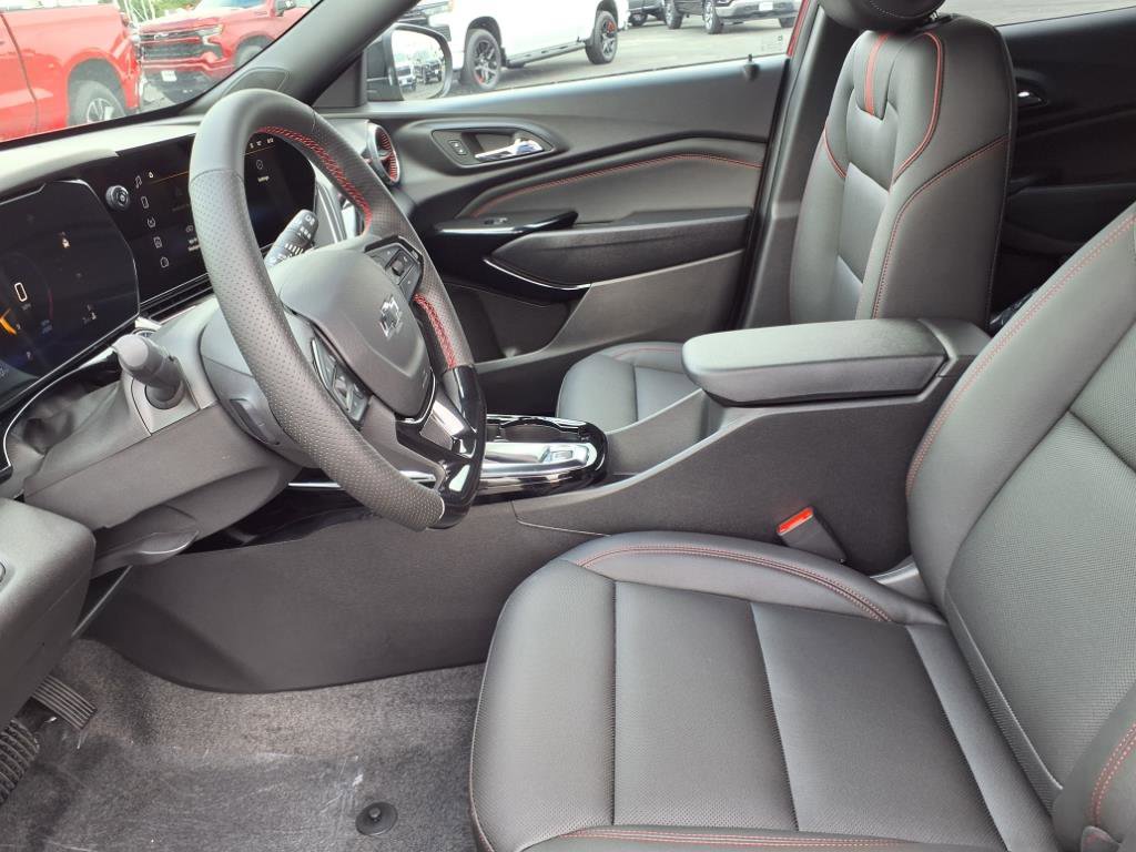 New 2025 Chevrolet Trax RS w/ Driver Confidence Package FWD image 11